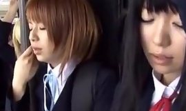 Schoolmeisje motorcoach japans chikan 2