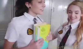 el entrenador castiga a estudiantes lesbianas desobedientes - más video% 5Bsexmania2 xxx follar película % 5D