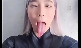 Ahegao slampa med pang tunga