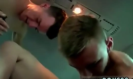Juridisk alder teenager lille barbermaskine happy-go-lucky porno græder spanking Han er ikke ligefrem afskyelig at tage