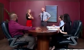 Hardcore Sex Yon Büro mit riesigen Titten Mädchen (Nicole Aniston) vid-20