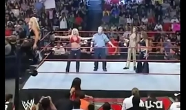 054 WWE takapuoli 09-07-07 Candice Michelle ja Mickie James vs Jillian Hall ja Beth Phoenix