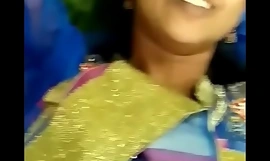 Puja ex-vriendinnen bus niet-specifieke outdoor fuking