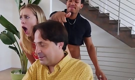 Young Haley Reed Fucks Boyfriend Behind The brush Dad % E2 % 80 % 99s Back