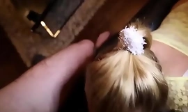 Ungarsk blond babe sagkyndigt sugende pik på første date med ny ven fundet