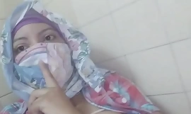 Ægte arabisk عرب وقحة كس Mor synder In Hijab By Sprøjte Hendes Muslim Fisse På Webcam ARABE RELIGIØST SEX