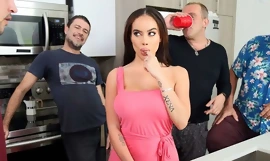 Bootylicious latina sedusă Duncan în foraj gaura ei obraznică