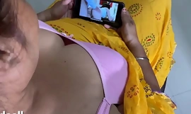 Indian syster tittar blå film och Ready to Sex med Fellow-man