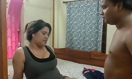 Intialainen seksikäs malkin seksiä nuoren pojan kanssa