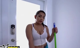BANGBROS - Thicc Latina Maid Julz Gotti Cleaned My Lodging and My Cock