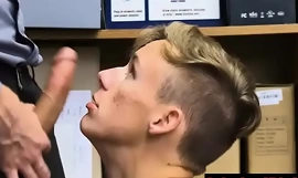 Policajac šamara taj kurac na twink perps lice- CriminalDick porno video