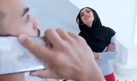 Je me déclare être HIJAB SLAVE de mon frère SEX ADDICT!