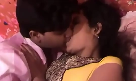 حار هندي عمتي تقبيل قريب صديقها