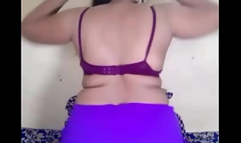 India caliente bhabhi digitación su coño