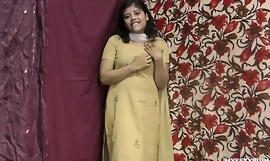 Rupali Indian Unfocused In Shalwar Cung Stripping Show
