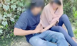 Hijab desi latitudinarian fucked in jungle beside her boyfriend