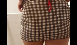 India esposa en pocket-sized falda