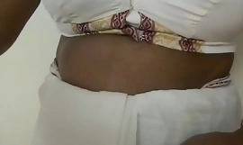 mallu aunty aparna showng  for money hindi sex movie