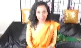 Indian Hindi Mama Prinde Fiul Mirosind Chiloți POV