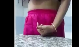 Desi Bhabhi közel fürdőszoba