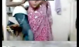 Tamil mătușă cu băiat