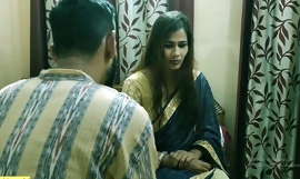 Bhabhi cantik berkawin erotik dengan budak Punjabi! video perkawinan romantik India