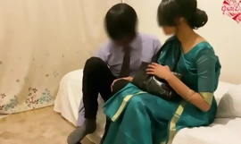 India Joven servidora tiene sexo con caliente maestra, completa fuck