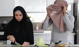 Shacking up my sexy muslim anak tiri