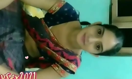 A meia-irmã adolescente mais fofa fez o primeiro sexo anal doloroso com gemidos altos e fala em hindi