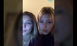 chicas periscop besándose 03