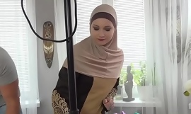 A Hồi giáo thanh tẩy con gái bị trừng phạt của không-thấy-em hoàn thành nhiệm vụ 