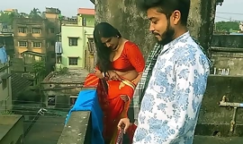 Indiase Bengaalse MILF Bhabhi echte seks met echtgenoten Indiase neem het op de lam webserie seks met duidelijke audio