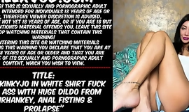 Hotkinkyjo 涉及白衬衫与 MrHankey 的巨大假阳具发生性交，肛门拳交和脱垂