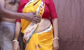 Hot full-grown milf amateurish married rhetorical aunty consequently creampie fucking with husband guests in will not hear of home desi sizzling indian aunty in sexy saree blouse and petticoat chunky boobs beautyfull bengali boudi fucking and sucking cock and balls