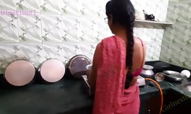 هندي bhabi مارس الجنس في المطبخ بواسطة devar - bhabi في محموم ساري