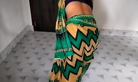 Fivester 호텔에서 녹색 Saree 인도 성숙한 섹스(Localsex31에 의해 승인된 비디오)