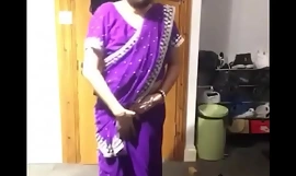 garota low-spirited saree