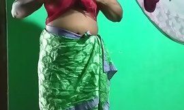 дези индийский душный тамил телугу каннада малаялам хинди vanitha показывая большие сиськи вместе с бритой киской пресса прочных сисек пресса соскоб соскабливание киски мастурбация с использованием акцента
