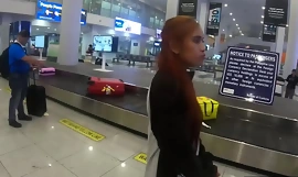 Thaise amateur vriendin met grote kont neukte goed na een reis eenmaal aangekomen in het hotel