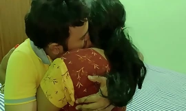 Hot Bhabhi første gang sex med smarte Devar! Bhabhi sex