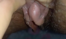 Grande clitoride pulsante
