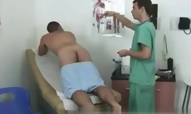 Gay medicinski fetiš xxx video The doc je svakog studenta jedan po jedan.