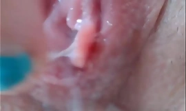 Big pain in the neck girl cum blasting sex-toy