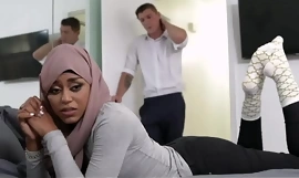 Hrozivý muslim právní věk teenager nevlastní sestra milu plamen inervace rodina sex s bez života nevlastního bratra