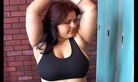 Heavy tits bbw beauty le gusta to fuck the brush fat succulent pussy for u