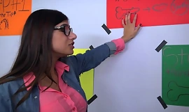 Mia khalifa shows their way friend howsoever all round suck dick