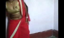 Desi Sweeping Hot Dance.MP4