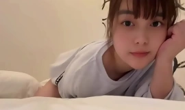 白皙的乳房 可爱女学生的性生活 #Solo sex #Pajamas。三天来第一次自慰，感觉太好了...我想把我的阴茎放进去。