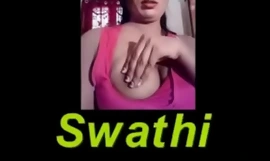 Swathi Naidu Doff karkottaa vaatteet