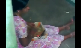 Hot sexy Tamil aunty